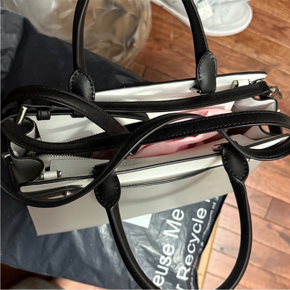 Never Used Kate Spade New York Staci medium satchel bag and matching Wallet - Picture 12 of 12